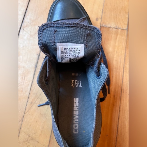 Low top converse shoes - Picture 5 of 6